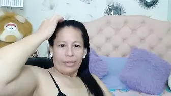 mature_martina_ posing on webcam (07/12/2025)
