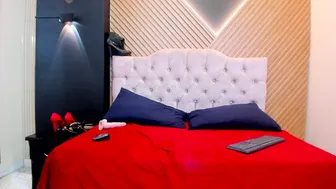 vickyjohnson1 porn chat posing on cam