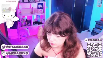 Meraki_fraise posing on webcam - 05-14-2026