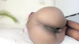 nahomy_james25 ebony 05-15-2026