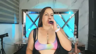 suzy_wise live webcam show (05-15-2026)