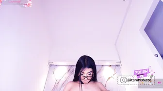 mhia_kate on webcam - 05/15/2026