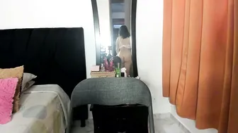 akanekihm posing on cam - 16-May-2026