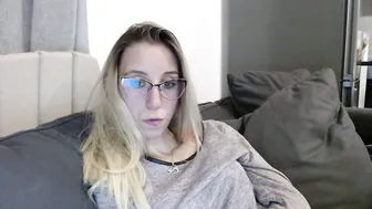 Barelylegalblondy blonde chat sex cam