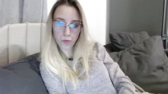 Barelylegalblondy blonde chat sex cam