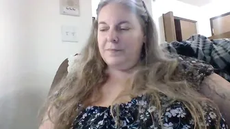 hippysnewhere gilf horny amateur