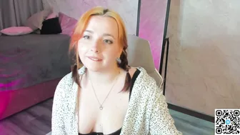 Lilly_cass posing on webcam (05-17-2026)