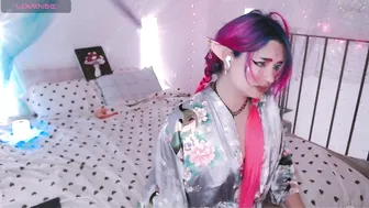 lina2d_tyan webcam video (05-17-2026)