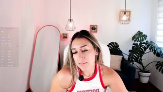 Dina_ride nude cam 17-May-2026