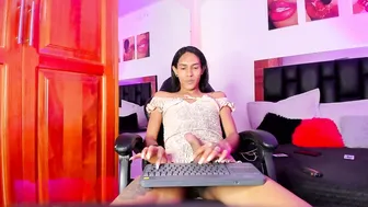 Valeryts1 cam nude 05-17-2026