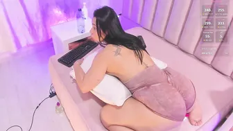 Natural_bigass_nina chat porn video (05/17/2026)