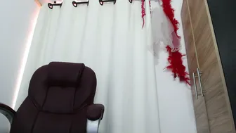 paiper_halliwey cam girl 05-18-2026