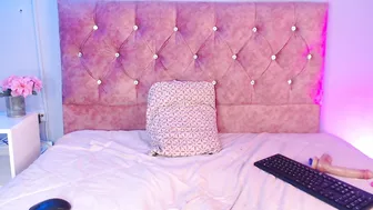 Lilirousee cam show - 05-18-2026