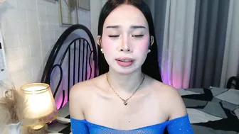 Hoelymolly nude on cam 18-May-26