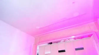 Lucy_snow_ posing on webcam 12-Jul-25