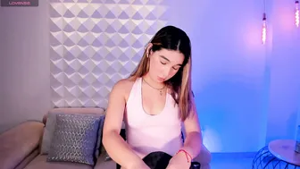 adharamoretti_ nude on cam 07-12-2025