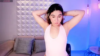 adharamoretti_ nude on cam 07-12-2025