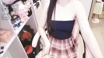 lee_cute18 posing on cam sex chat