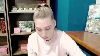lucky_barbie amateur cam show (05/19/2026)