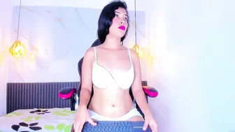 Vanessa_lune webcam show 19-May-2026
