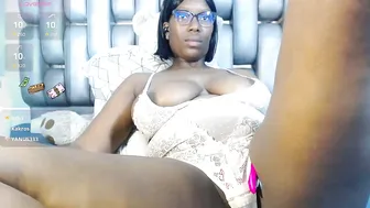 sara_marks lovense on cam