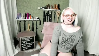 evanharlowe goth naked on cam