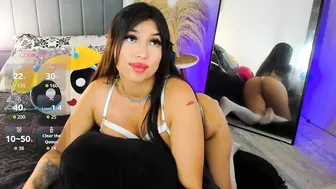 hollyprincess_2 horny amateur 05/24/2026