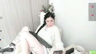 Lauryn_chills sex chat cam 05/24/2026