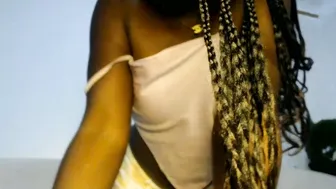 chocolate_desiree feet webcam show