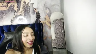 adarasuri_v video cam porn - (05/27/2026)