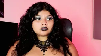 Wickedlemon_ posing on cam 05-27-2026