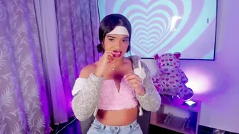 nikolle_sweeethott lovense cam girl