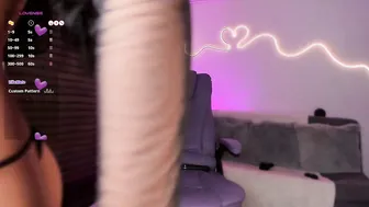 keily_xoxo video on webcam