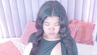 Ahslyevans__ posing on webcam cam sex chat